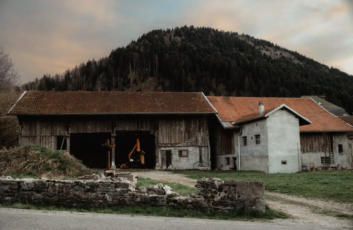 structural photography of house beside mountain